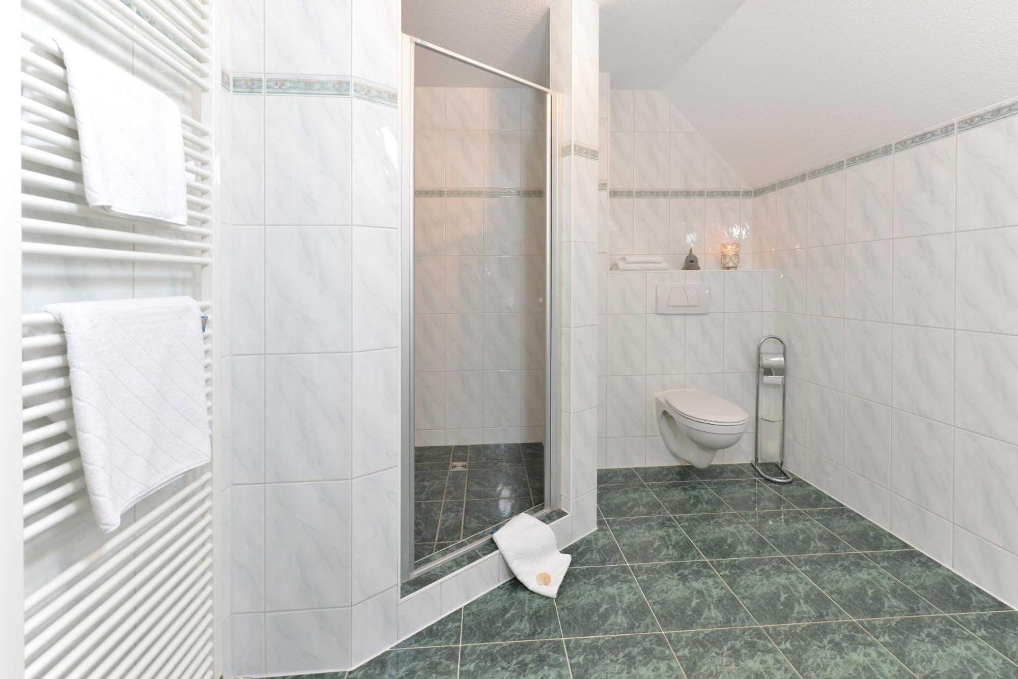 Stoertebeker Appartements - "Stoertebeker Pferdehof" ラルスヴィーク 部屋 写真